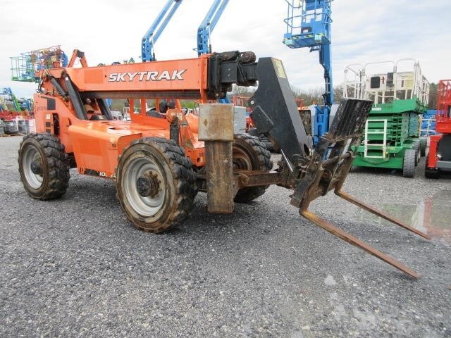 2016 SkyTrak 10054