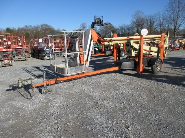 2017 JLG T500J