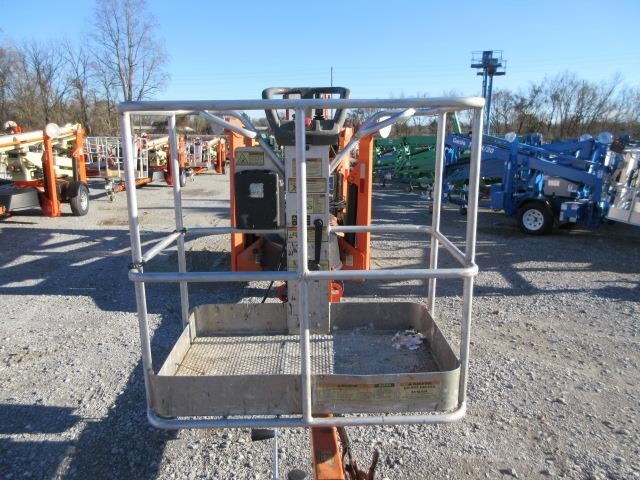 2017 JLG T500J