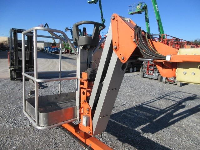2017 JLG T500J