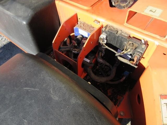 2017 JLG T500J