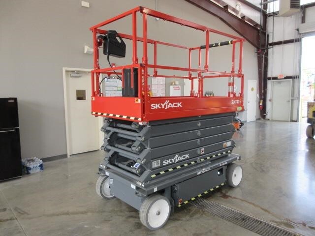2025 Skyjack SJ4740E