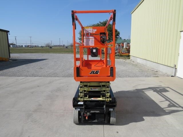 2025 JLG ES1932
