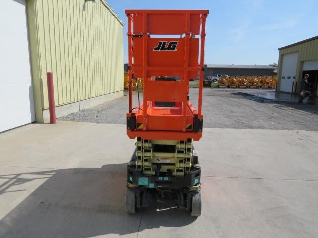 2025 JLG ES1932