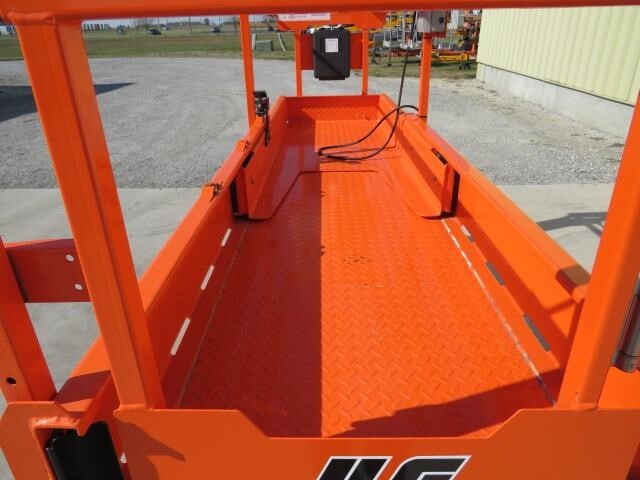 2025 JLG ES1932