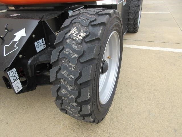 2025 JLG E450AJ