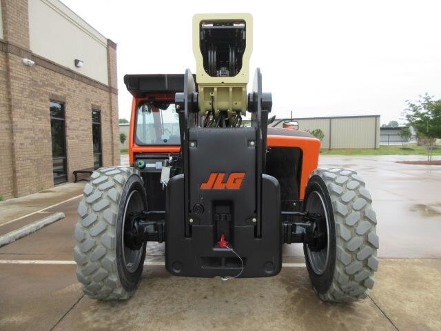 2025 JLG 943