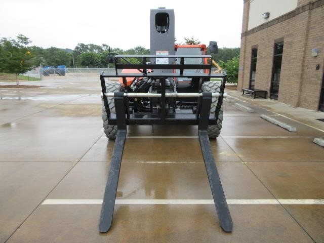 2025 JLG 943