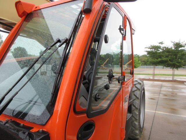 2025 JLG 943