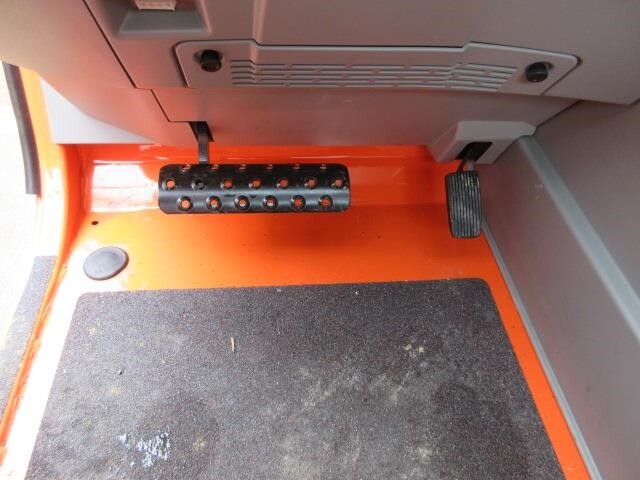 2025 JLG 943