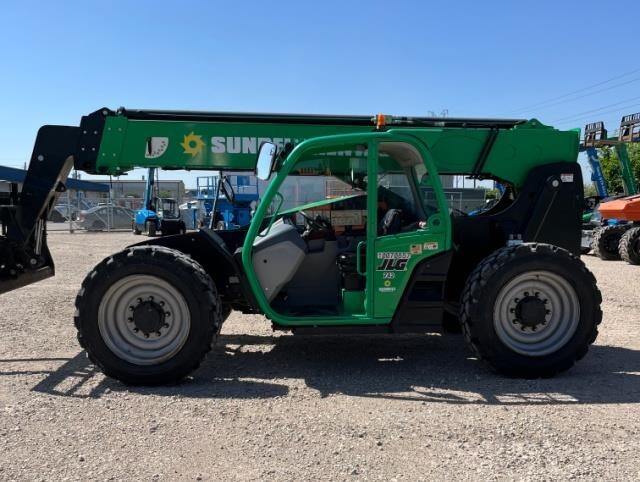 2018 JLG 742