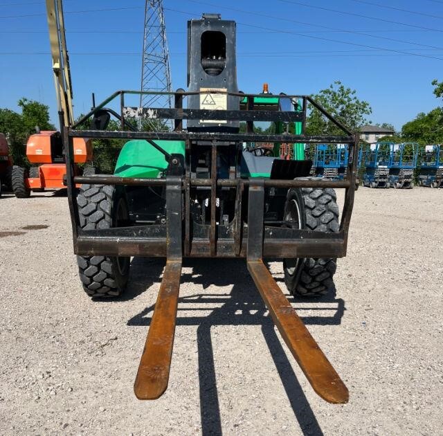 2018 JLG 742