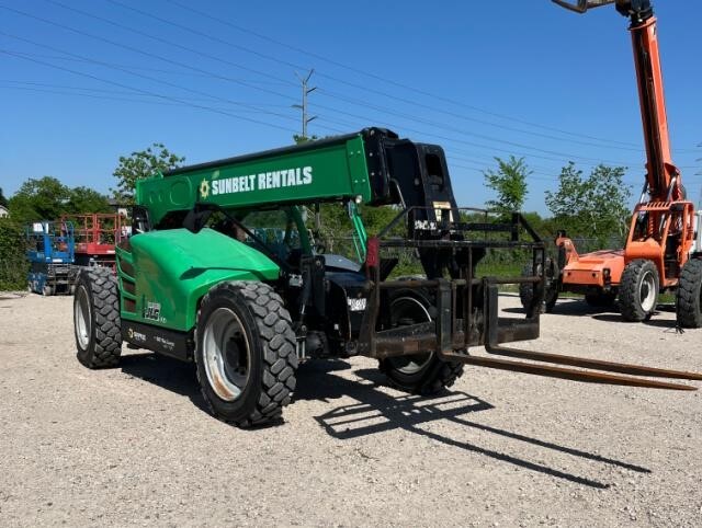 2018 JLG 742
