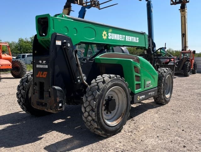 2018 JLG 742