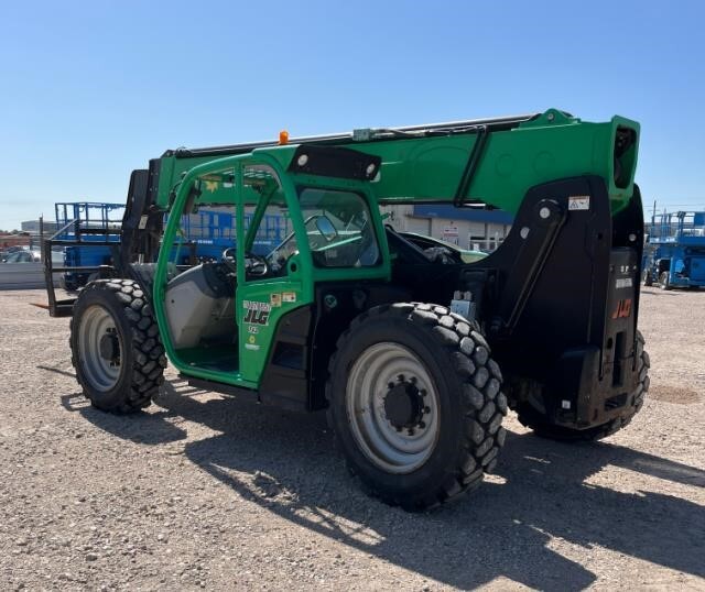 2018 JLG 742