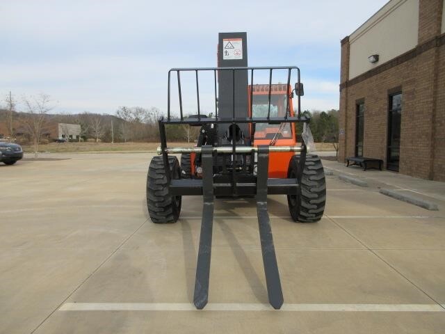 2025 SkyTrak 6042