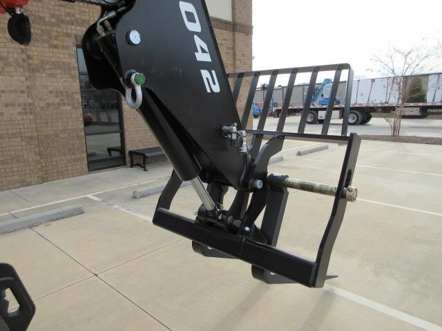 2025 SkyTrak 6042