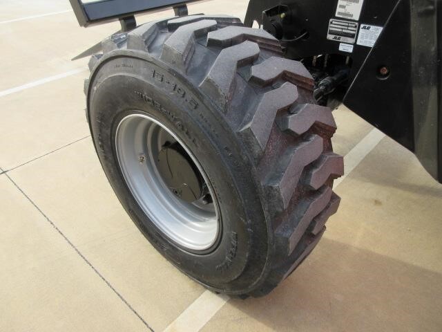 2025 SkyTrak 6042