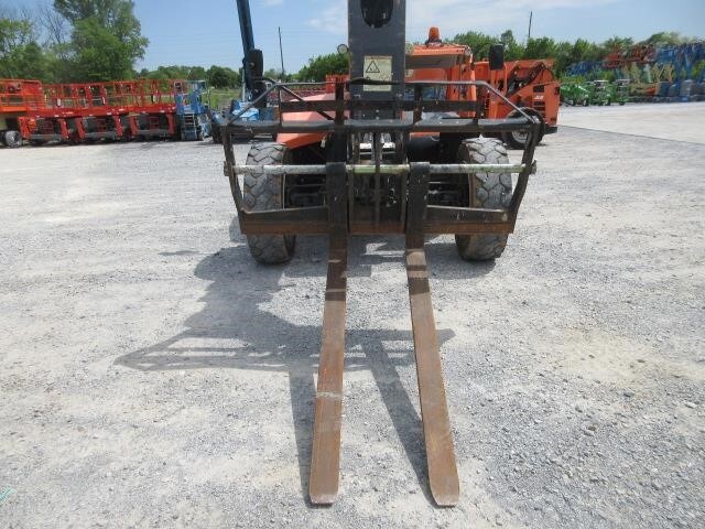 2018 JLG 943