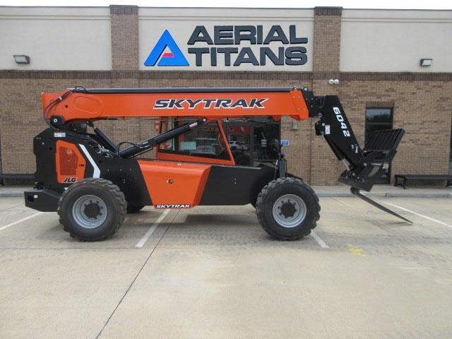 2025 SkyTrak 6042