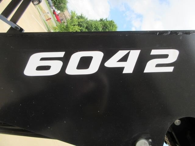 2025 SkyTrak 6042