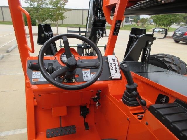 2025 SkyTrak 10054