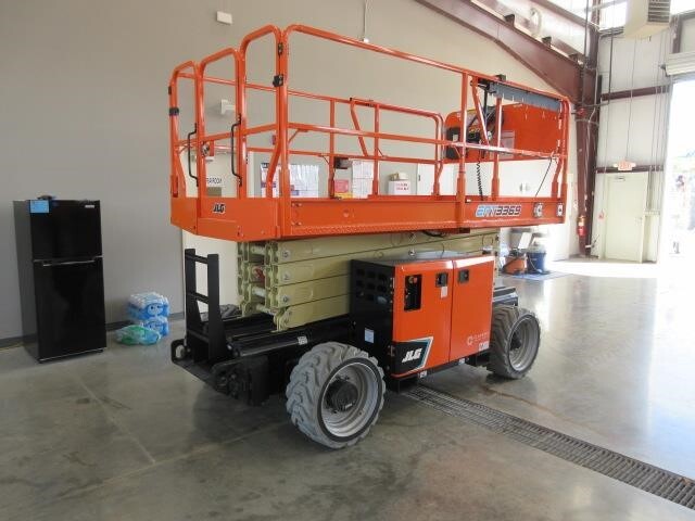 2025 JLG ERT3369