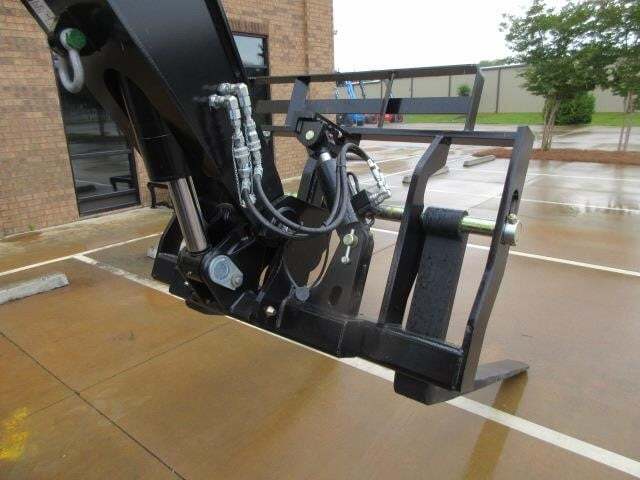 2025 JLG 943
