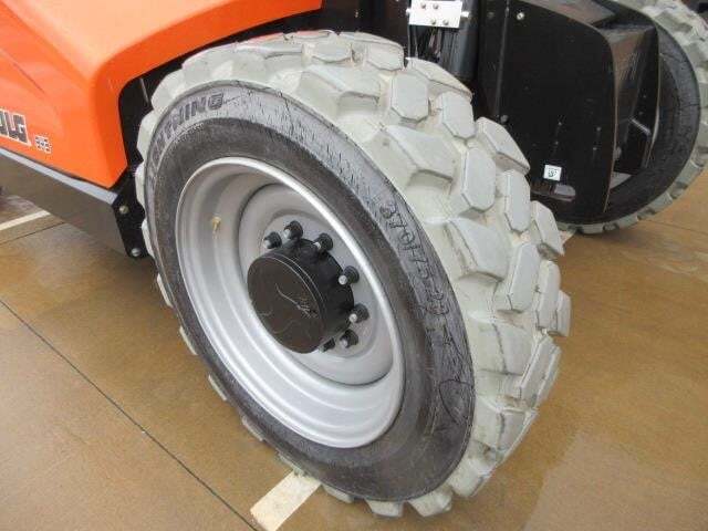 2025 JLG 943