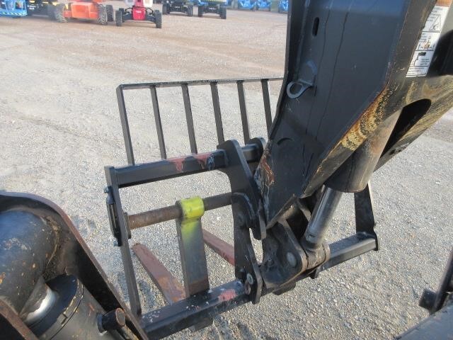 2017 JLG 1255