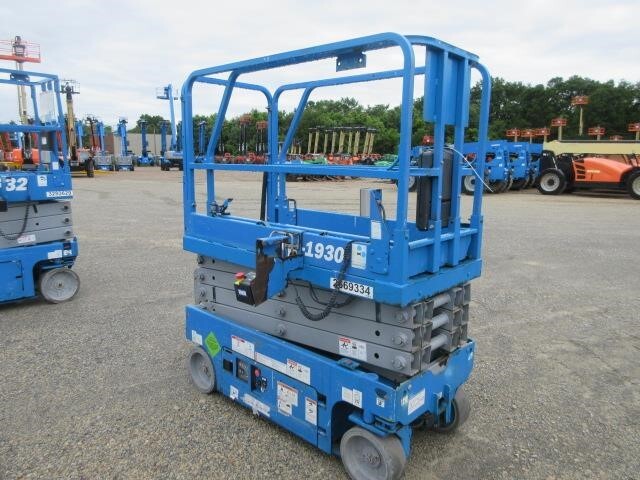 2018 Genie GS-1930