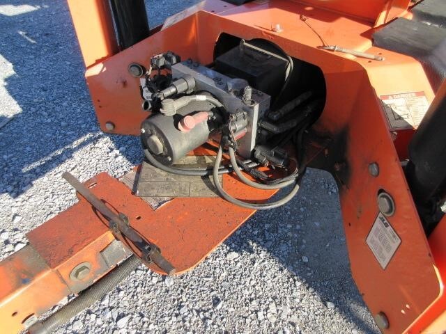 2017 JLG T500J