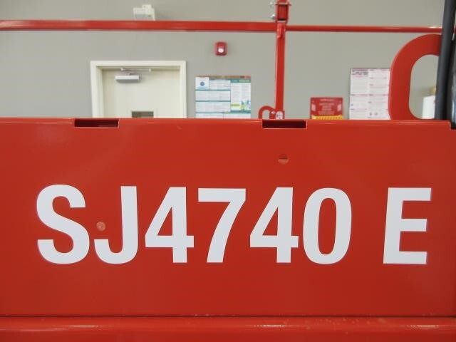 2025 Skyjack SJ4740E