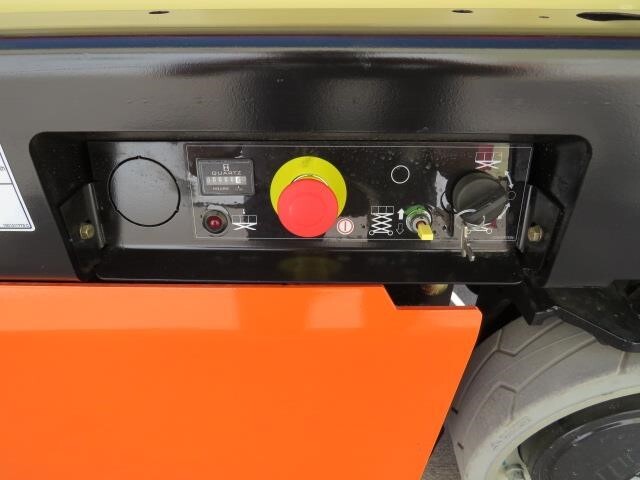 2025 JLG ES1932