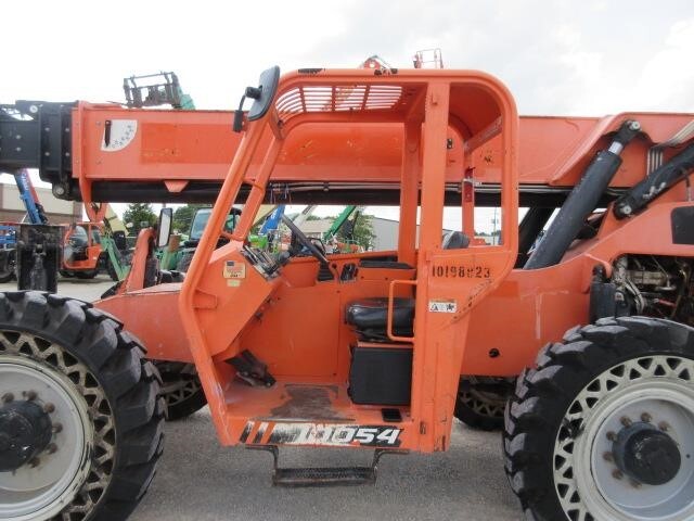 2016 SkyTrak 10054