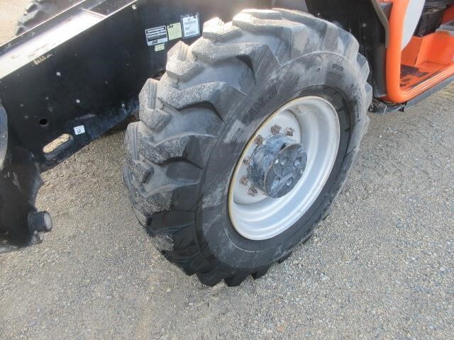 2017 JLG 1255