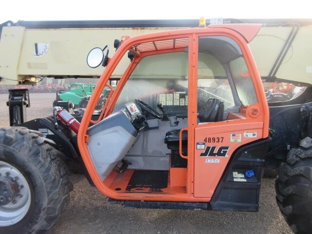 2017 JLG 1255