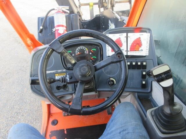 2017 JLG 1255