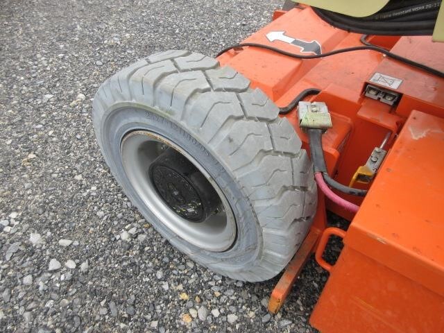 2017 JLG E300AJP