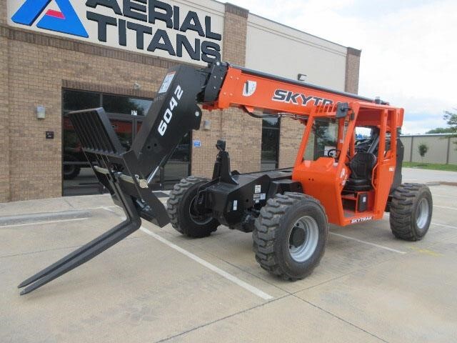 2025 SkyTrak 6042