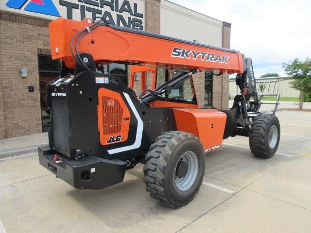 2025 SkyTrak 6042
