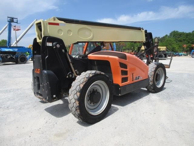 2018 JLG 943
