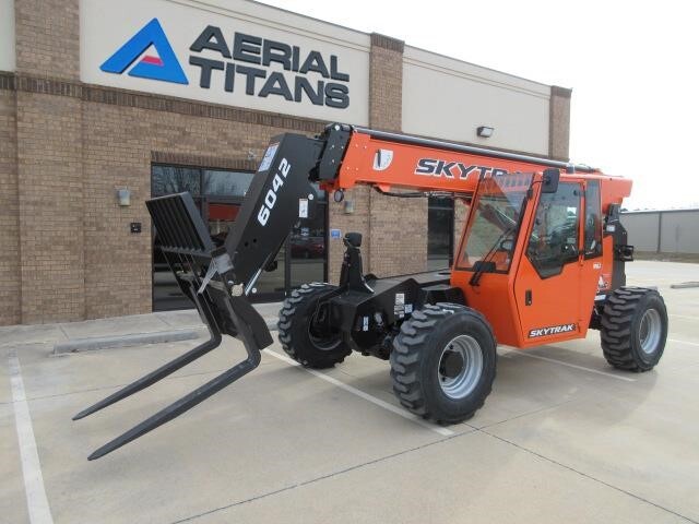 2025 SkyTrak 6042