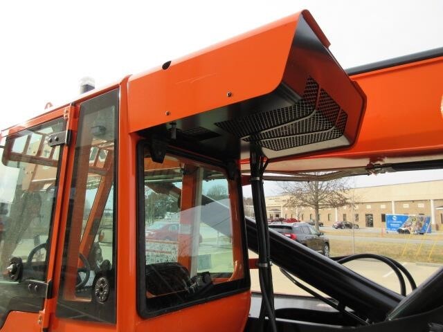 2025 SkyTrak 6042