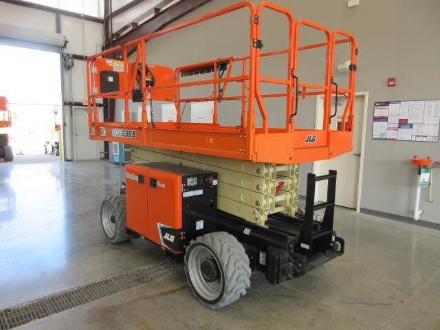 2025 JLG ERT3369