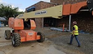 2017 JLG 660SJ