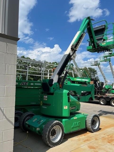 2014 JLG E450AJ