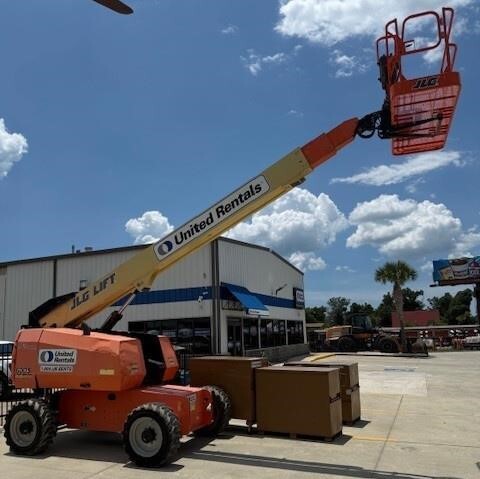 2017 JLG 600S