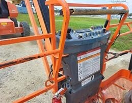 2017 JLG 660SJ