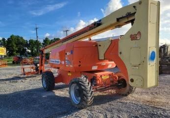 2017 JLG 800AJ